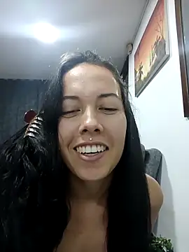 MiaForever1 online show from November 26, 2025, 11:39 pm