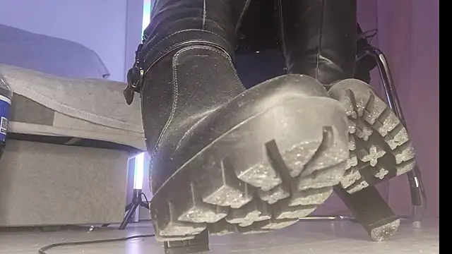 CruelSiren online show from October 25, 2025, 10:04 pm