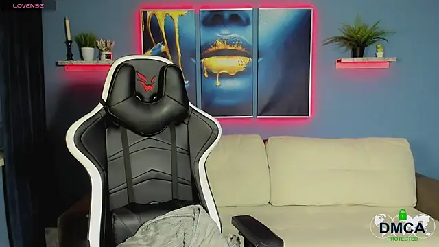 Roxy foxi online show from November 8, 2025, 1:06 am