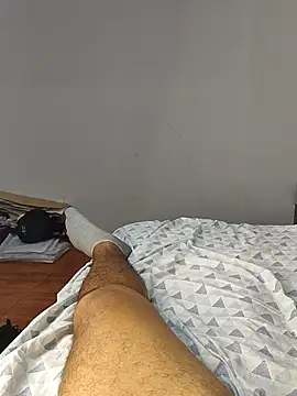 Snapshot of badlove42 chatting on November 16, 2025, 5:57 am badlove42 online show from November 16, 2025, 5:57 am