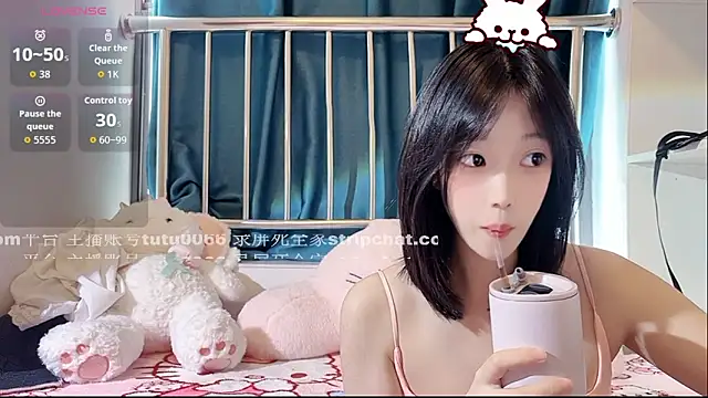 TuTu0066 online show from May 14, 2026, 1:12 am