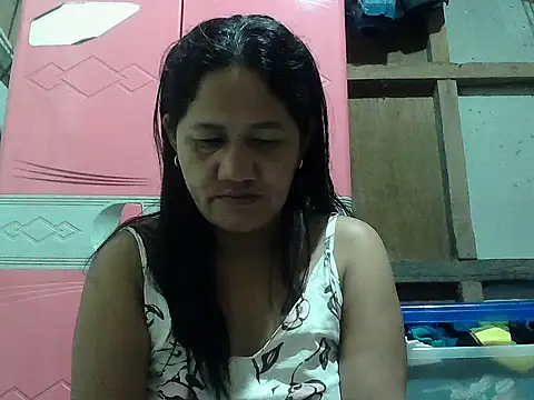 Snapshot of hotmama_063 chatting on October 15, 2025, 8:42 pm hotmama 063 online show from October 15, 2025, 8:42 pm