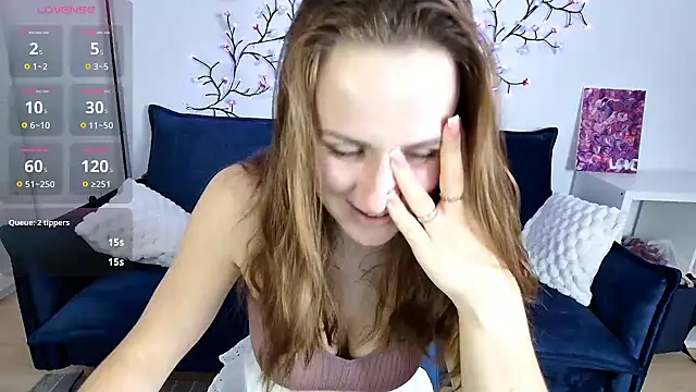 Julia Lia online show from September 12, 2025, 1:44 pm