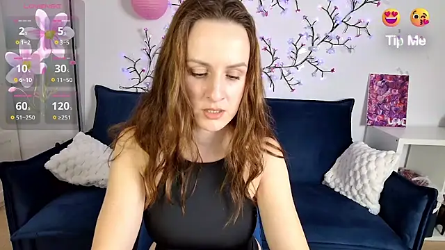 Julia Lia online show from September 18, 2025, 7:54 am