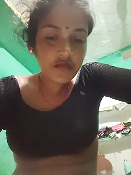 Nillohot online show from October 7, 2025, 7:44 pm