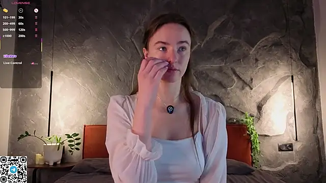 Snapshot of VincenzaGarigliano chatting on November 25, 2025, 1:16 am VincenzaGarigliano online show from November 25, 2025, 1:16 am