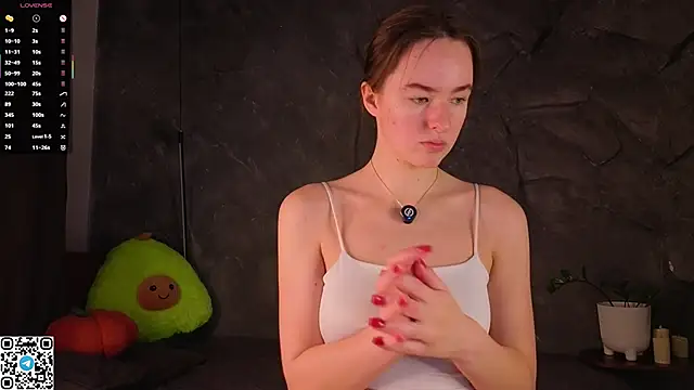 Snapshot of VincenzaGarigliano chatting on December 2, 2025, 1:11 am VincenzaGarigliano online show from December 2, 2025, 1:11 am