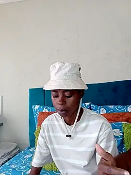 SweetSlenderChoc online show from May 14, 2026, 1:29 pm