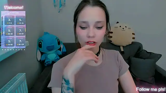 Snapshot of Kitten_Alissa chatting on May 24, 2026, 8:36 pm Kitten Alissa online show from May 24, 2026, 8:36 pm