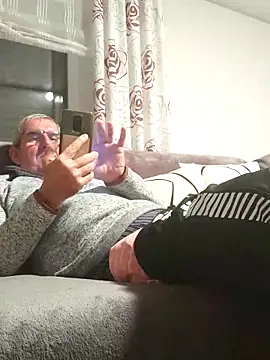 Oldmenhot66 online show from October 30, 2025, 5:13 pm