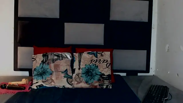 Freaky-boobs online show from November 10, 2025, 8:19 pm