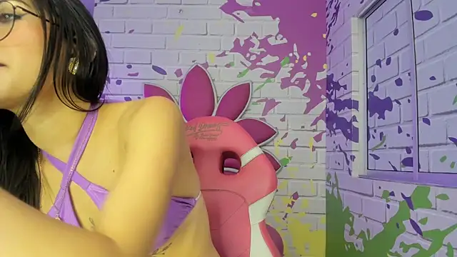 ValerySkinnyy online show from November 10, 2025, 11:37 pm