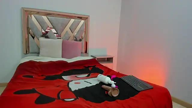 CataleyaAmaya online show from November 30, 2025, 11:58 am