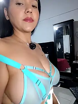 karly hot  online show from March 11, 2026, 12:27 am