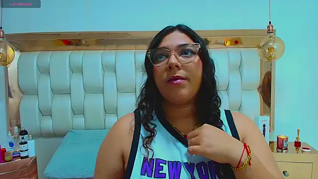 TiffantyAndStacy online show from November 22, 2025, 7:35 pm