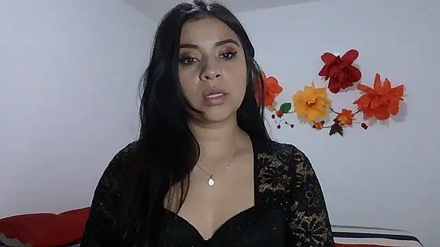 ValerieLove  online show from May 20, 2026, 10:54 am