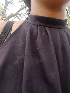 MoniqueMulberry online show from October 2, 2025, 6:15 pm