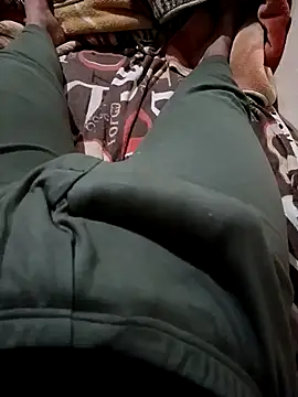 anis3g4 online show from November 14, 2025, 1:21 pm