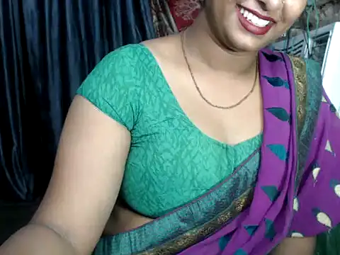 Snapshot of DearKimmi chatting on December 12, 2024, 11:25 pm DearKimmi online show from December 12, 2024, 11:25 pm