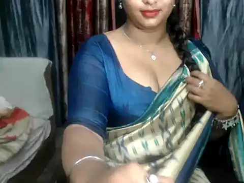 Snapshot of DearKimmi chatting on February 12, 2025, 8:18 pm DearKimmi online show from February 12, 2025, 8:18 pm