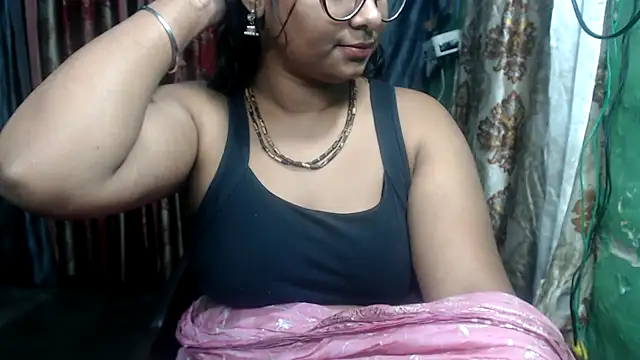 Snapshot of DearKimmi chatting on February 19, 2025, 8:10 pm DearKimmi online show from February 19, 2025, 8:10 pm