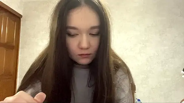 Pikmigirl18 online show from September 21, 2025, 1:57 pm