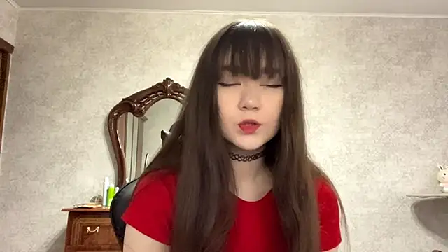 Pikmigirl18 online show from October 13, 2025, 9:42 am