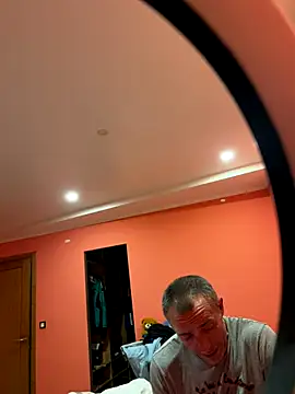 Snapshot of ruberofre chatting on September 24, 2025, 10:02 pm ruberofre online show from September 24, 2025, 10:02 pm