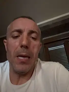 Snapshot of ruberofre chatting on October 16, 2025, 1:45 pm ruberofre online show from October 16, 2025, 1:45 pm