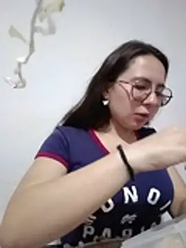 Snapshot of Bella_Sumers chatting on April 28, 2026, 6:13 pm Bella Sumers online show from April 28, 2026, 6:13 pm