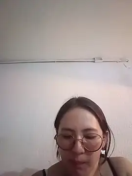 Snapshot of Bella_Sumers chatting on May 1, 2026, 6:56 pm Bella Sumers online show from May 1, 2026, 6:56 pm