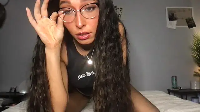 MichelleXClarice online show from September 22, 2025, 2:13 am