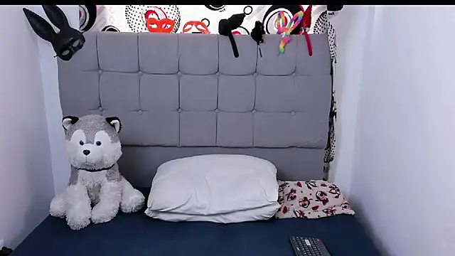 zoe bunny01 online show from September 23, 2025, 6:33 pm