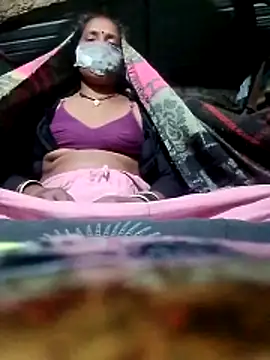 CUTE-004 online show from November 9, 2025, 4:49 pm