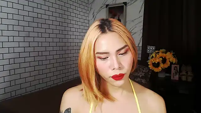 Snapshot of BigAssAlexa chatting on October 5, 2025, 1:26 am BigAssAlexa online show from October 5, 2025, 1:26 am