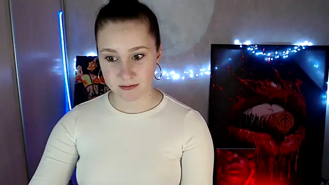 Snapshot of Milka_kamila chatting on April 22, 2026, 12:18 pm Milka kamila online show from April 22, 2026, 12:18 pm