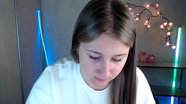 Snapshot of Milka_kamila chatting on May 30, 2026, 12:02 pm Milka kamila online show from May 30, 2026, 12:02 pm