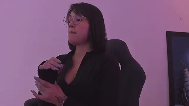 AnnaraLein online show from November 28, 2025, 3:42 am