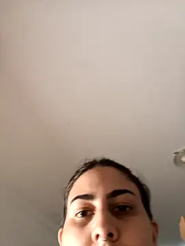 Snapshot of ApenasLys chatting on October 25, 2025, 6:35 pm ApenasLys online show from October 25, 2025, 6:35 pm