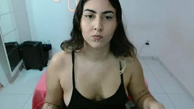 Snapshot of ApenasLys chatting on November 8, 2025, 1:39 am ApenasLys online show from November 8, 2025, 1:39 am