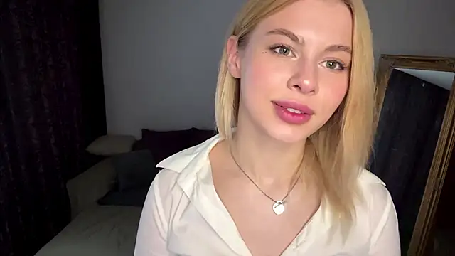 Lil Elisa online show from September 11, 2025, 10:48 am