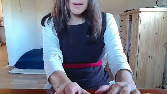 Snapshot of Missforever chatting on May 10, 2026, 7:19 pm Missforever online show from May 10, 2026, 7:19 pm