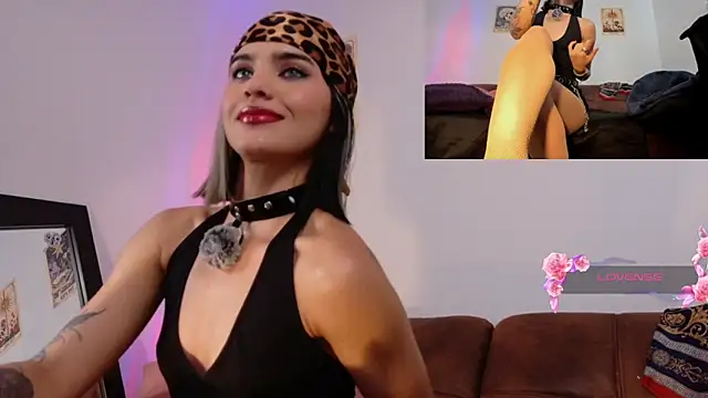 Snapshot of La_Diabla_111_ chatting on May 22, 2026, 1:39 pm La Diabla 111 online show from May 22, 2026, 1:39 pm