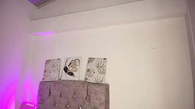 Snapshot of Dulce_Bella_ chatting on February 12, 2026, 3:45 am Dulce Bella online show from February 12, 2026, 3:45 am