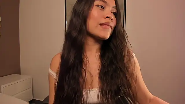 Snapshot of allie_bruce chatting on May 6, 2026, 2:40 am allie bruce online show from May 6, 2026, 2:40 am