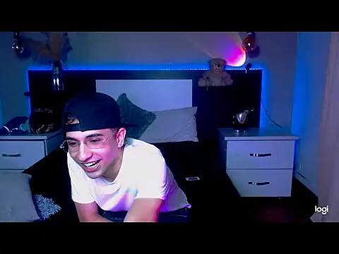 Snapshot of eriikjoness chatting on October 26, 2025, 4:18 am eriikjoness online show from October 26, 2025, 4:18 am