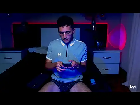 Snapshot of eriikjoness chatting on November 9, 2025, 1:15 am eriikjoness online show from November 9, 2025, 1:15 am