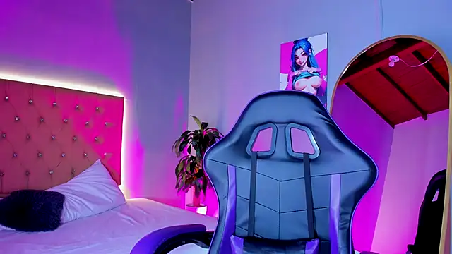 JennyLawrence online show from December 3, 2025, 7:56 pm