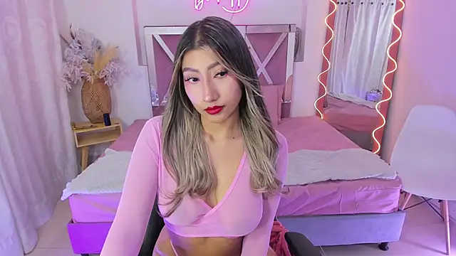 Kenndal tay online show from November 17, 2025, 7:19 pm