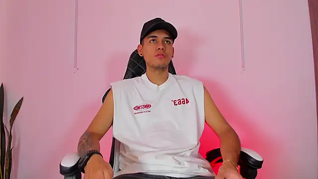 Snapshot of Nickyblazze_ chatting on September 26, 2025, 3:49 pm Nickyblazze online show from September 26, 2025, 3:49 pm